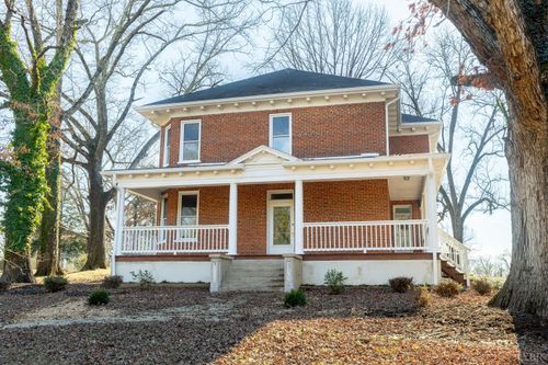 211 Cook Ave, Brookneal, VA, 24528-3105 | Card Image