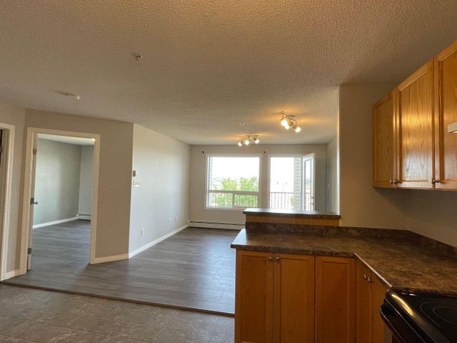 1317 - 330 Clareview Station Dr Nw, Condo with 1 bedrooms, 1 bathrooms and 2 parking in Edmonton AB | Image 5
