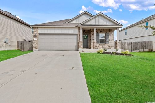729 Tupelo Tank Dr, New Braunfels, TX, 78130-6093 | Card Image