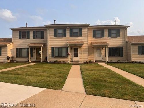 20025 Village Green Ct, Brownstown Twp, MI, 48183-5042 | Card Image