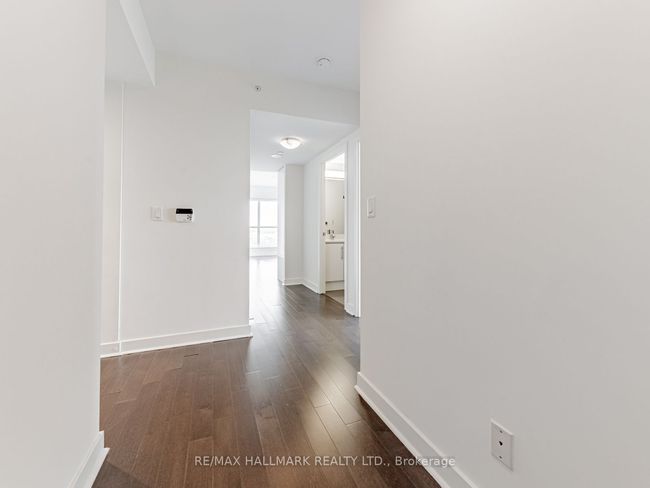 1702 - 58 Orchard View Blvd, Condo with 2 bedrooms, 1 bathrooms and null parking in Toronto ON | Image 6