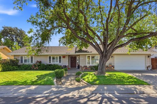 8730 Oconnell Ct, Elk Grove, CA, 95624-2218 | Card Image