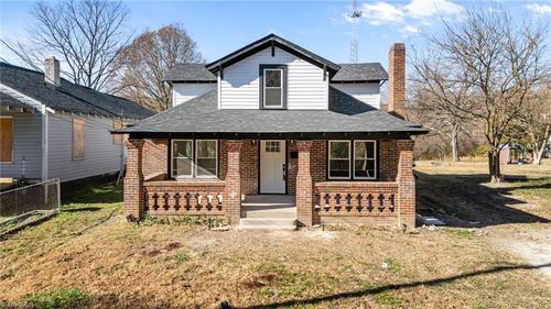 427 Wright St, High Point, NC, 27262-7972 | Card Image