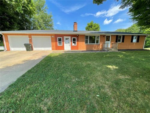 24718 W School St, East Rochester, OH, 44625-9744 | Card Image