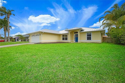 432 Biscayne Ln, SEBASTIAN, FL, 32958-5529 | Card Image