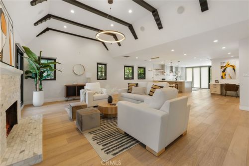 846 S Cloverdale Ave, Los Angeles, CA, 90036-4819 | Card Image