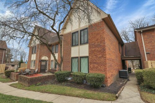 3288 Valley Ln S, Columbus, OH, 43231-3117 | Card Image