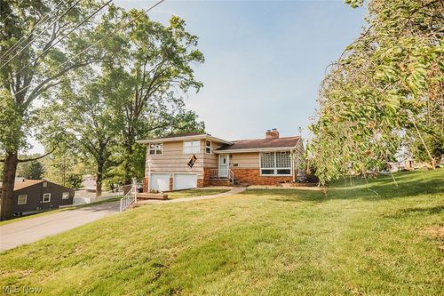 2502 27th St, Parkersburg, WV, 26104-2721 | Card Image