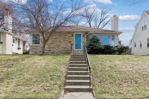 5521 Cumberland Rd, Minneapolis, MN, 55410-2527 | Card Image