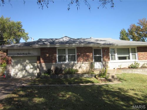 1295 Chambers Rd, Saint Louis, MO, 63137-1939 | Card Image