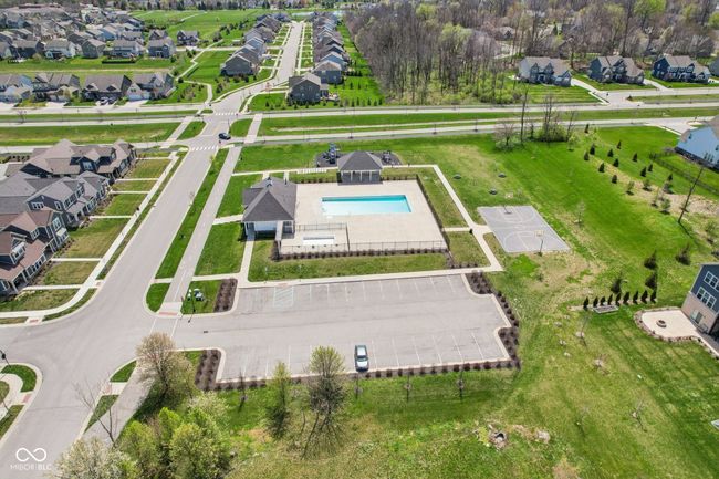 Neighborhood pool is a 2 minute walk. | Image 81