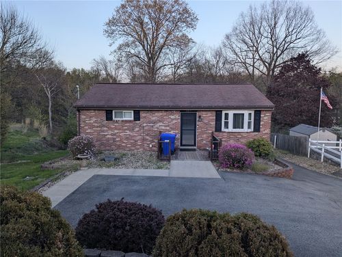 327 Beech Rd, Pittsburgh, PA, 15239-1805 | Card Image