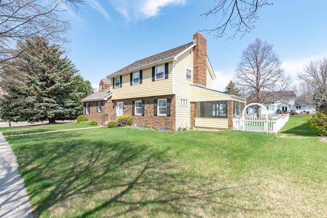 1872 Contessa Dr, House other with 4 bedrooms, 3 bathrooms and null parking in Bismarck ND | Image 5
