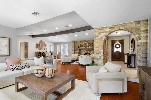 2016 Pembrooke Pl, Denton, TX, 76205-8206 | Card Image