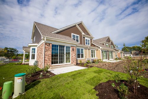 721 Verandah Dr, Hanover Park, IL, 60133-2761 | Card Image