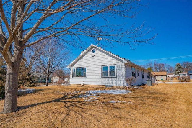 300 Pleasant Dr, House other with 3 bedrooms, 2 bathrooms and null parking in Waunakee WI | Image 50