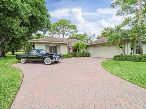 102-102 Prestwick Cir, Vero Beach, FL, 32967-7514 | Card Image