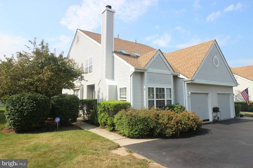 10 Aspen Ct, BORDENTOWN, NJ, 08505-4240 | Card Image