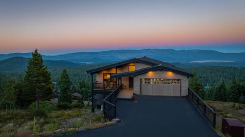 14726 Skislope Way, Truckee, CA, 96161-7091 | Card Image