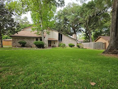 103 Wedgewood Street, House other with 3 bedrooms, 2 bathrooms and null parking in Lake Jackson TX | Image 2