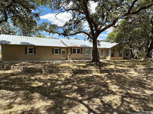 1712 B Fm 470, Bandera, TX, 78003-3020 | Card Image
