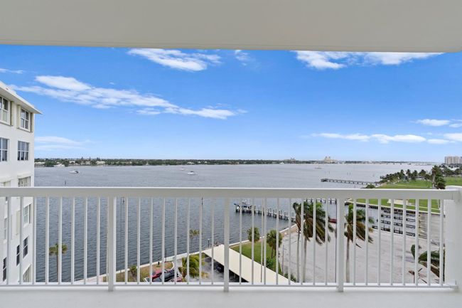 909 - 2600 N Flagler Drive, Condo with 2 bedrooms, 2 bathrooms and null parking in West Palm Beach FL | Image 5