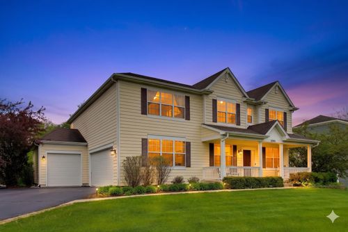 3091 Long Common Pkwy, Elgin, IL, 60124-8823 | Card Image