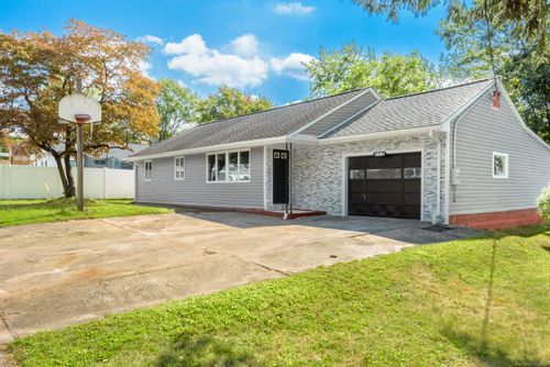 115 Greenwood St, East Hartford, CT, 06118-2818 | Card Image