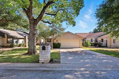 1109 Lohmans Crossing Rd, Lakeway, TX, 78734-5167 | Card Image