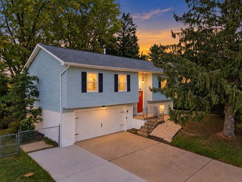 525 Edwardian Ln, WAYNESBORO, VA, 22980-2378 | Card Image