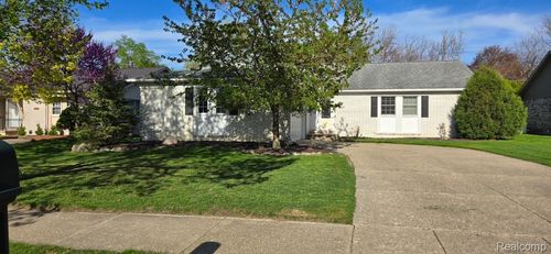 18388 Stamford St, Livonia, MI, 48152-3032 | Card Image