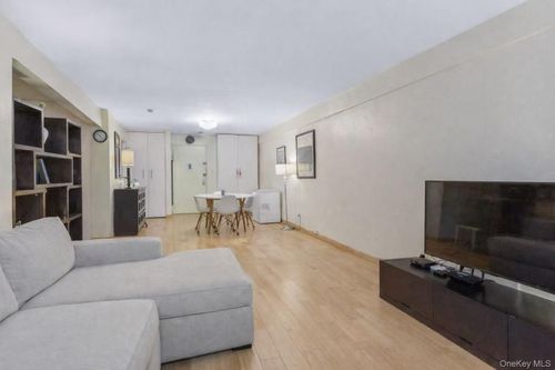 apt-339-14205 Roosevelt Ave, Flushing, NY, 11354-6002 | Card Image