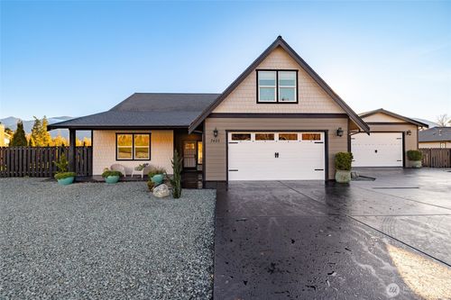 7420 Windsong Ln, Sedro Woolley, WA, 98284-9108 | Card Image