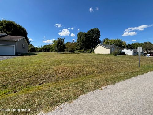 131 Village Cir, Glasgow, KY, 42141-7038 | Card Image