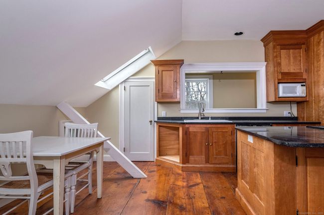 upper level has both interior access and private entrance from outside | Image 37