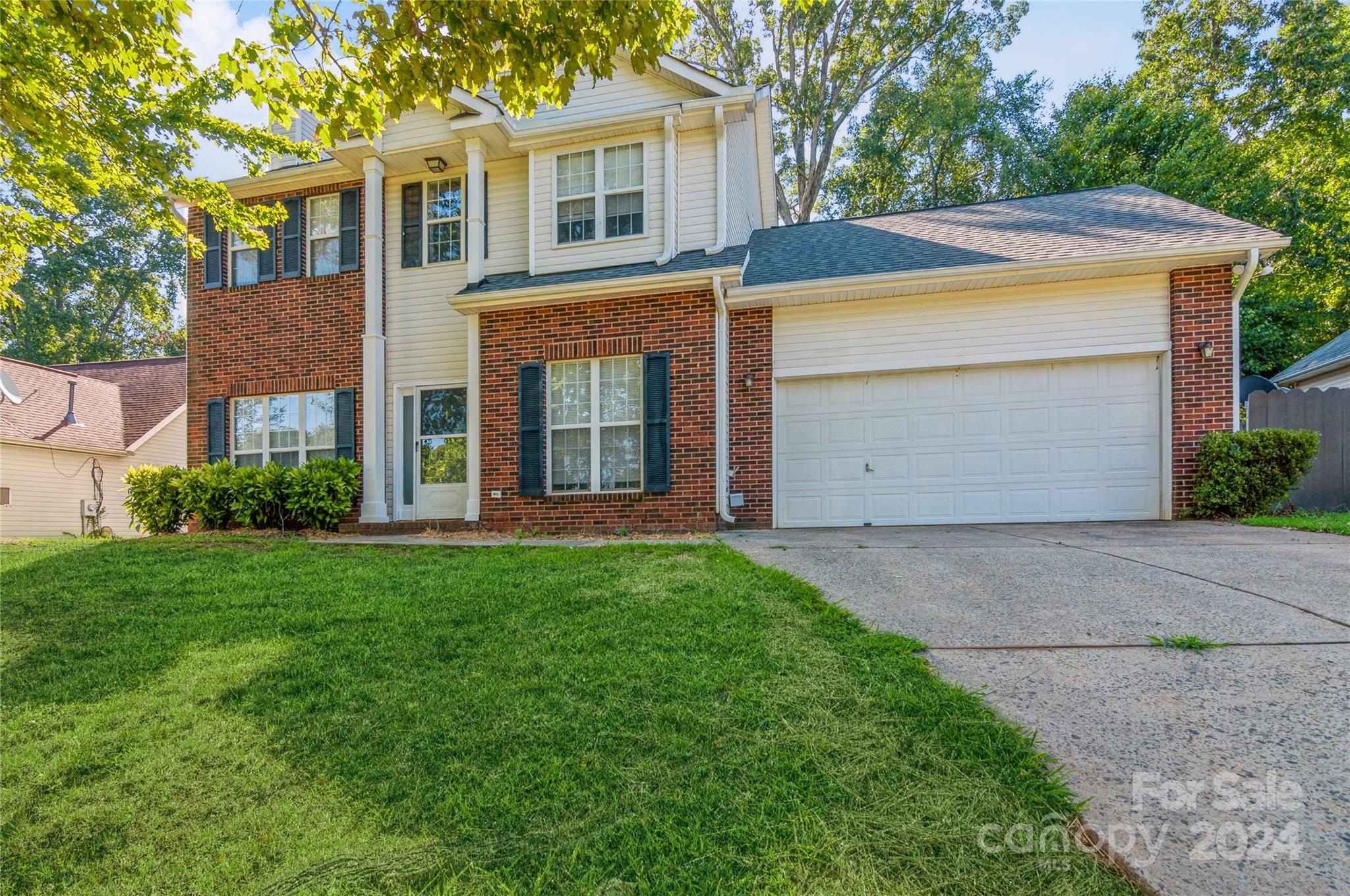 Jordans Pond Ln, Charlotte, NC 28214