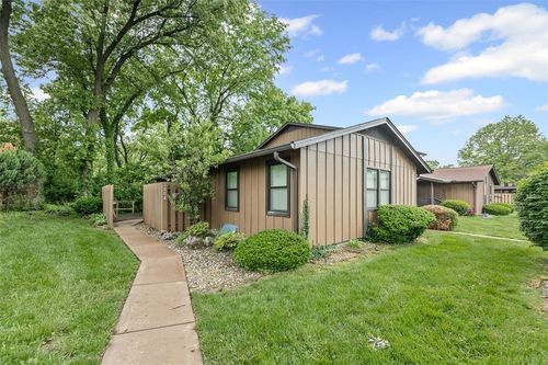 1404 Hampton Ct, Belleville, IL, 62223-2711 | Card Image
