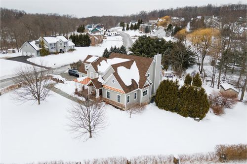 1016 Forest Gln, New Windsor, NY, 12553-4901 | Card Image