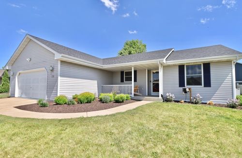 1174 Edgeview Dr, Janesville, WI, 53545-7820 | Card Image
