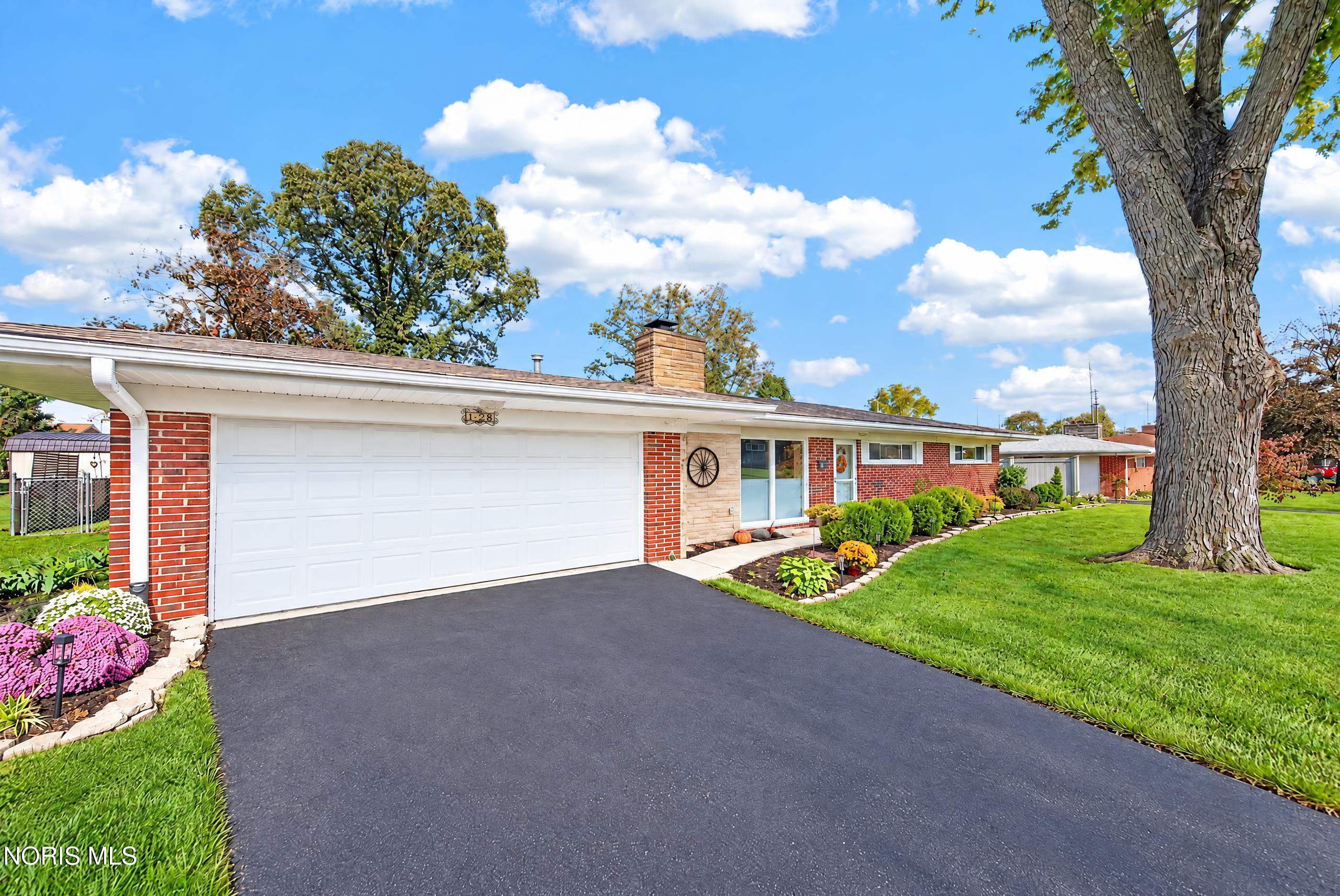 128 Northcliff Dr, For Sale in Findlay - eXp Realty