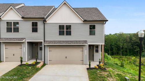 1626 Bennett Village Dr, Maryville, TN, 37804-2202 | Card Image