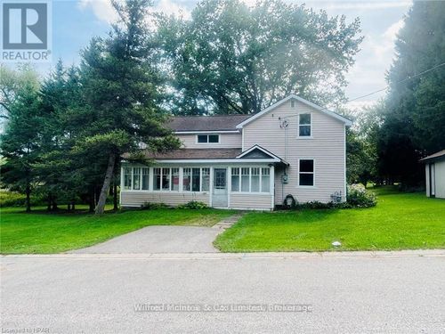 476 Hamilton St, Lucknow, ON, N0G2H0 | Card Image