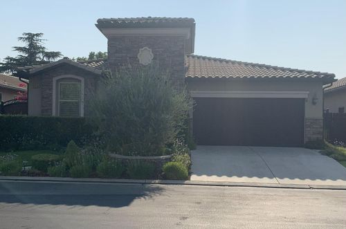 11354 N Via Montessori Dr, Fresno, CA, 93730-8839 | Card Image