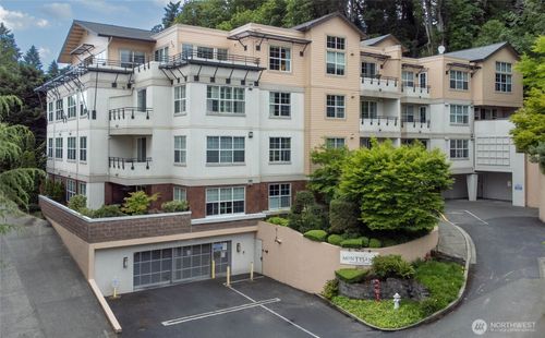 unit-301-7549 Se 29th St, Mercer Island, WA, 98040-6307 | Card Image