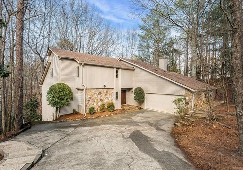 100 Mount Shasta Ln, Johns Creek, GA, 30022-5440 | Card Image