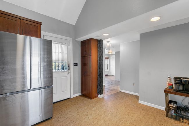 69 West St, Home with 5 bedrooms, 3 bathrooms and 2 parking in New London CT | Image 24