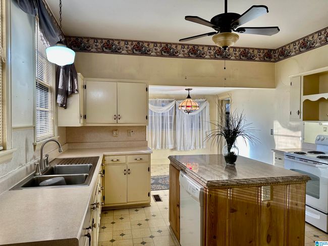 401 8 Th St Sw, House other with 4 bedrooms, 2 bathrooms and null parking in Cullman AL | Image 14