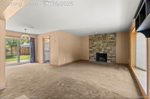 27275 Westland Rd, Redford, MI, 48240-2334 | Card Image