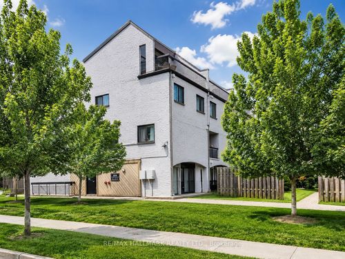 40-1016 Falgarwood Dr, Oakville, ON, L6H2P5 | Card Image