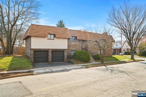 345 5th St, Ridgefield Park, NJ, 07660-1054 | Card Image